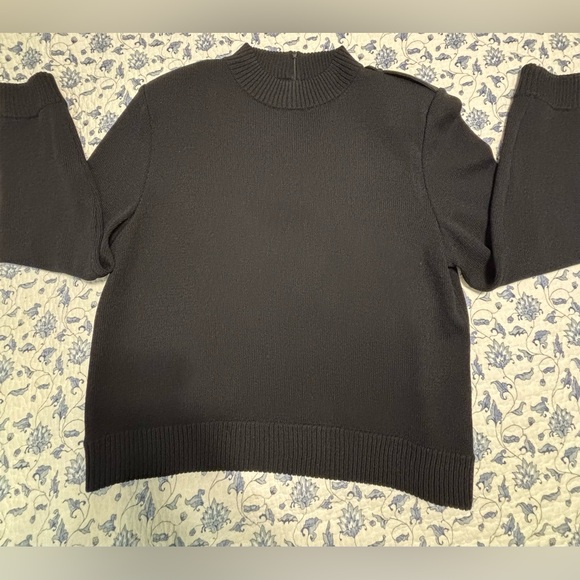 ST. JOHN Black knit sweater size 14 mock neck epaulettes zip back shoulder pads - Picture 7 of 12